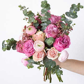 February 14 Rose, hydrangea, crystal flowers, Penglai pine, eucalyptus,  leaves, love grass, Valentine's Day flower gift